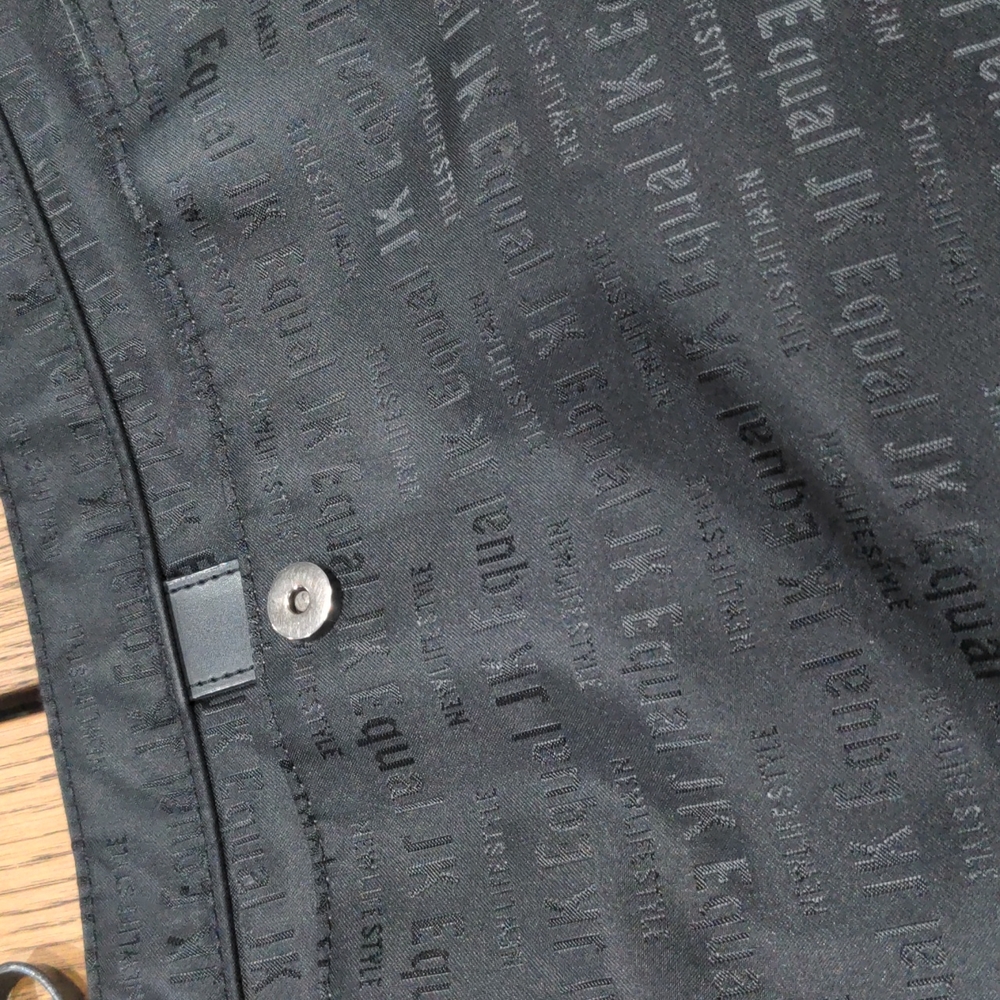 Adjustable crossbody bag/purse. Black - Picture 2 of 10